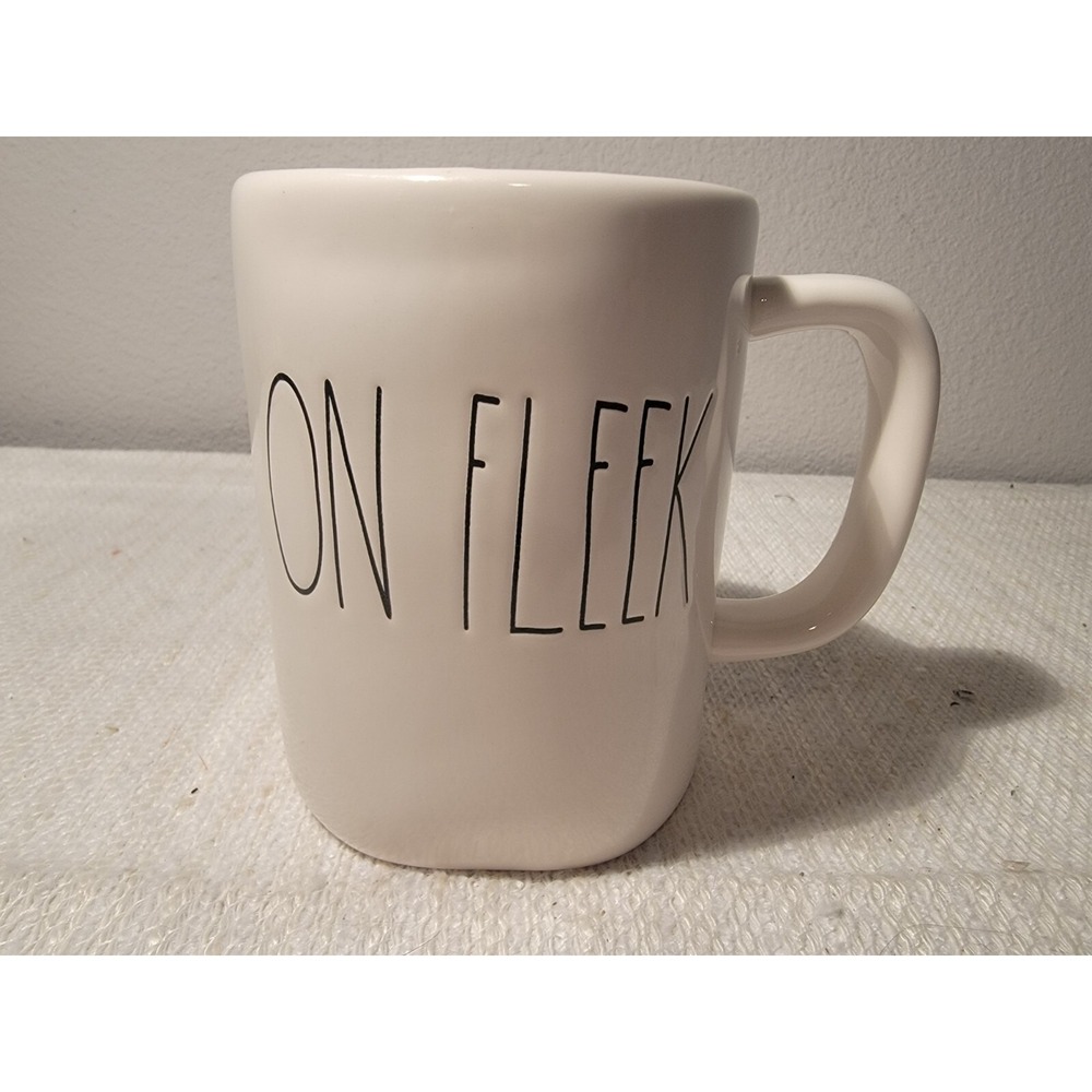 Rae Dunn Artisan Collection Magenta "ON FLEEK" Ivory 18 oz Coffee Mug EUC‎